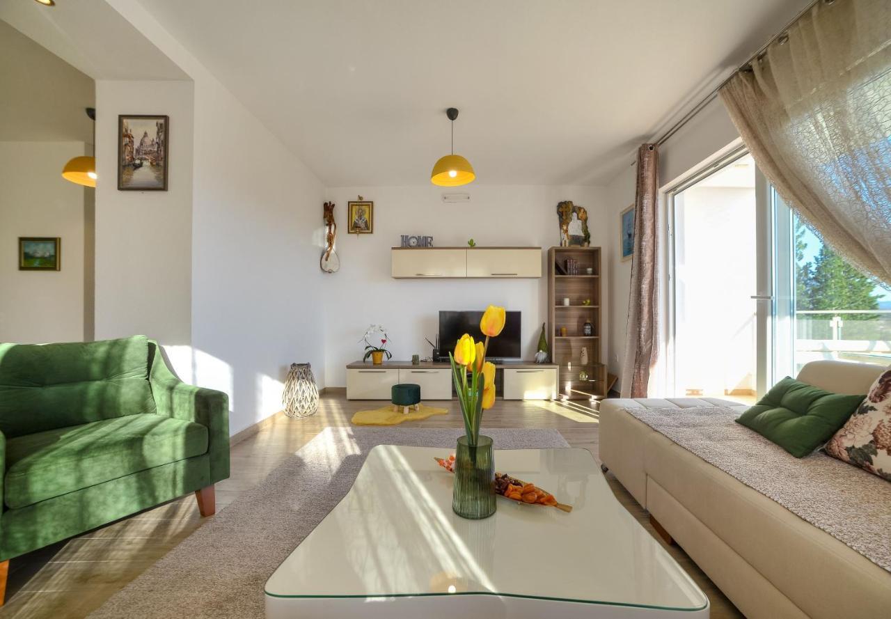 Happy Home Tivat Exterior foto