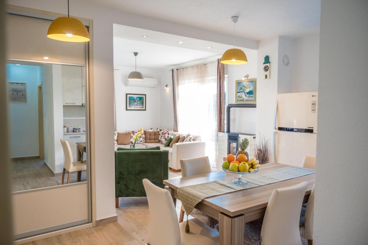 Happy Home Tivat Exterior foto